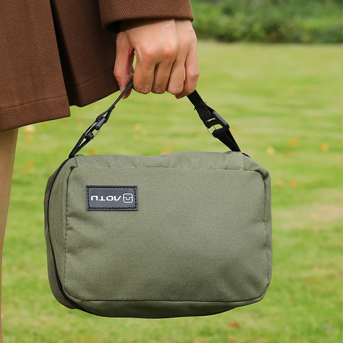 Large Foldable Hanging Toiletry Bag – Waterproof Travel Organizer